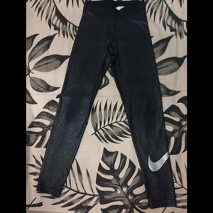 Women’s Nike Dri Fit Leggings Size Small